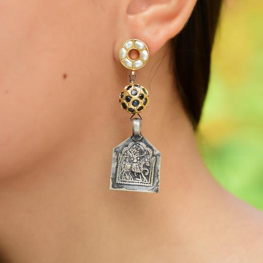 Buy Hand Crafted Silver Oxidised Patri With Black Onyx/pearl Stud Earring