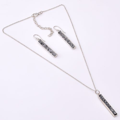 DIAMOND AND STONE NECKLACE