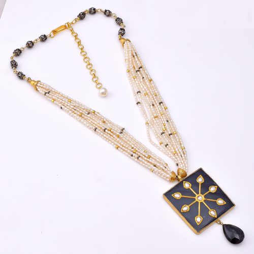 DIAMOND AND STONE NECKLACE