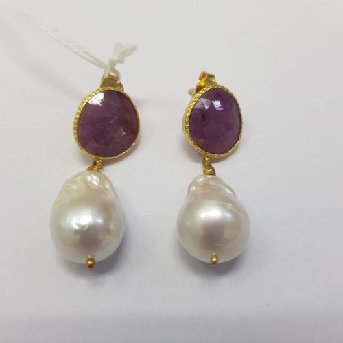 STONE EARRINGS