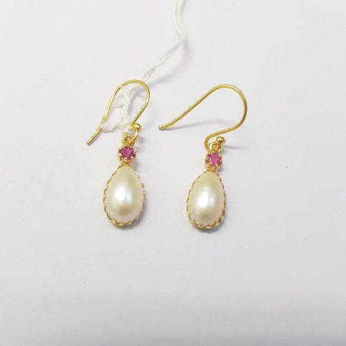 STONE EARRINGS