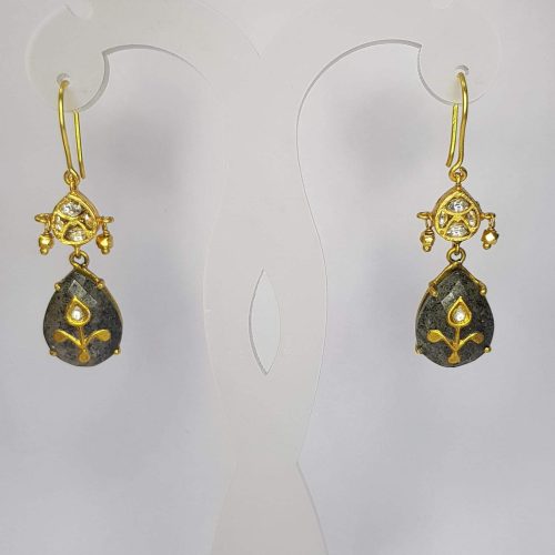 STONE EARRINGS