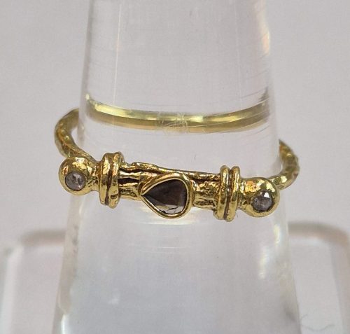 DIAMOND & STONE RING