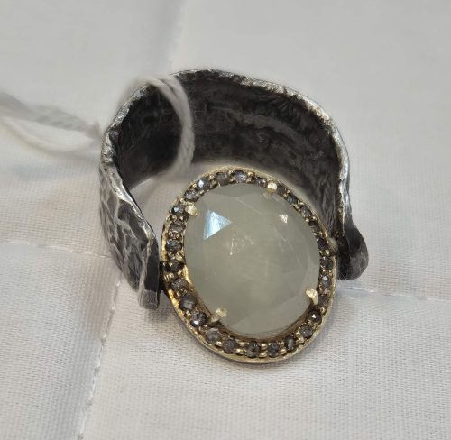 DIAMOND & STONE RING
