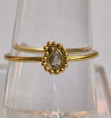DIAMOND & STONE RING